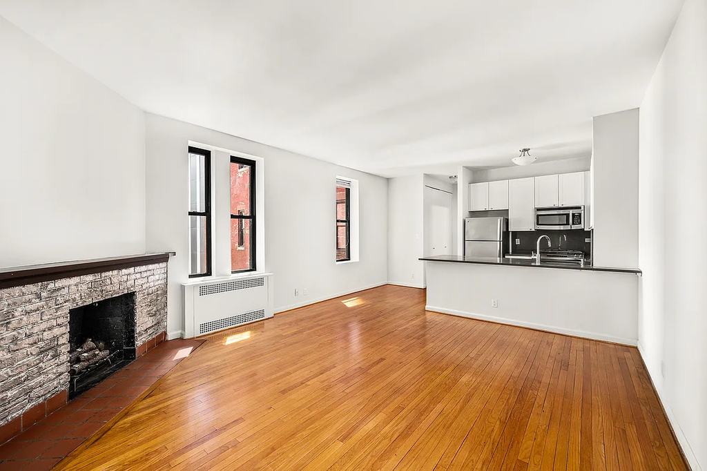 121 Madison Avenue - Photo 0