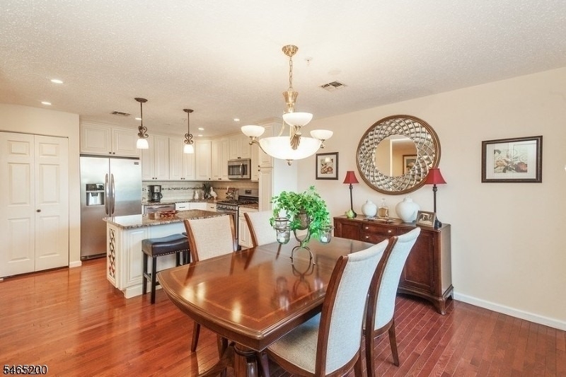 16 Mcchesney Ct - Photo 1