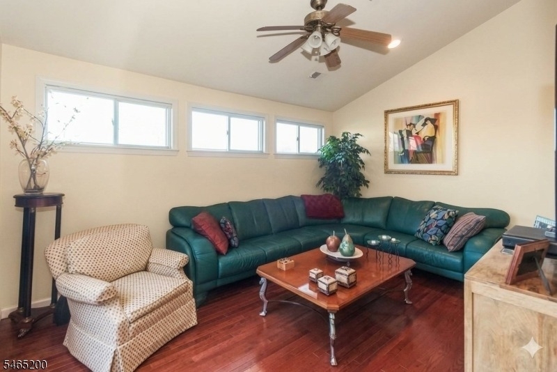 16 Mcchesney Ct - Photo 3