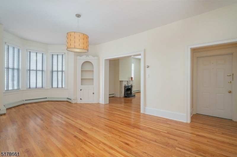 46 Franklin Pl - Photo 2