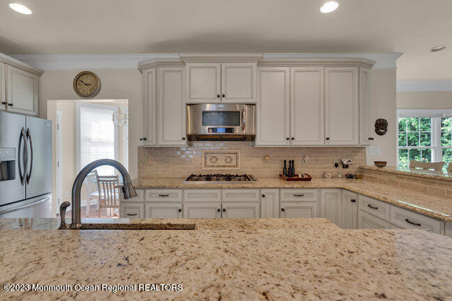 42 Pitney Avenue - Photo 6