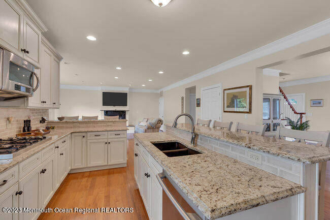 42 Pitney Avenue - Photo 11