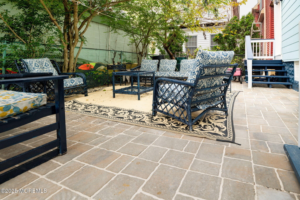 83 Broadway - Photo 7