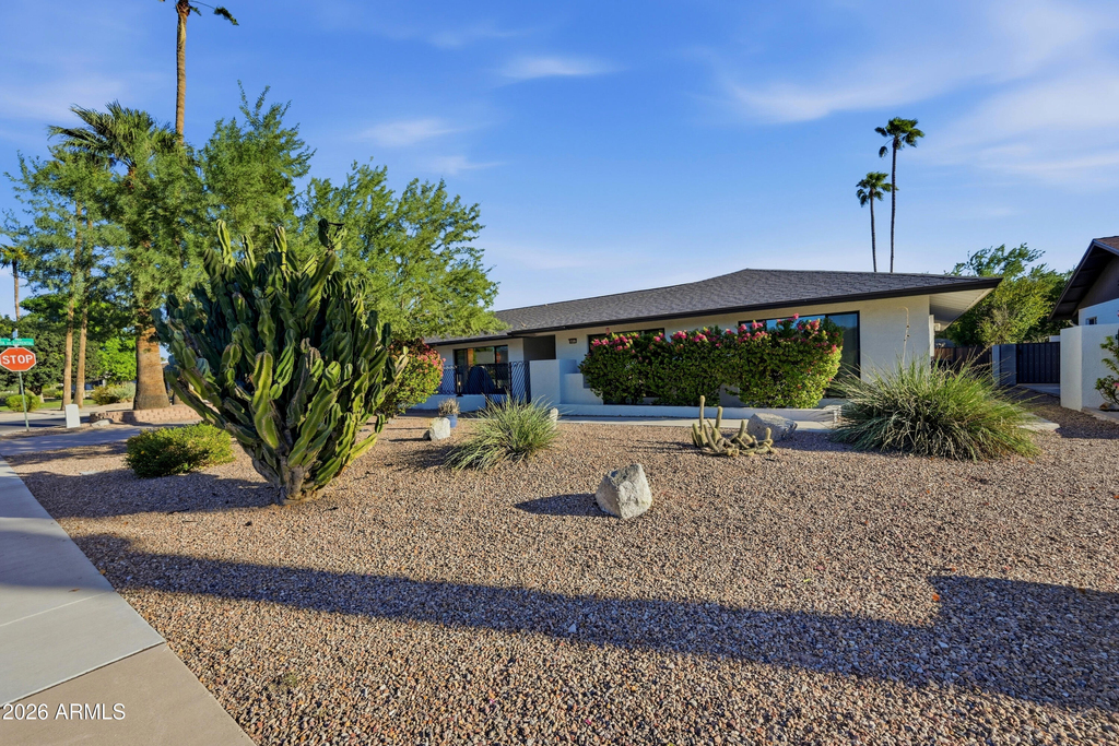 8417 E Via De Sereno -- - Photo 0