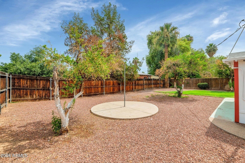 1127 S Una Avenue - Photo 1
