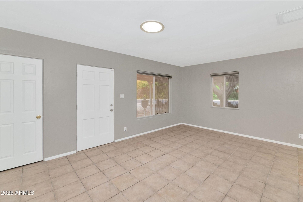 1127 S Una Avenue - Photo 14