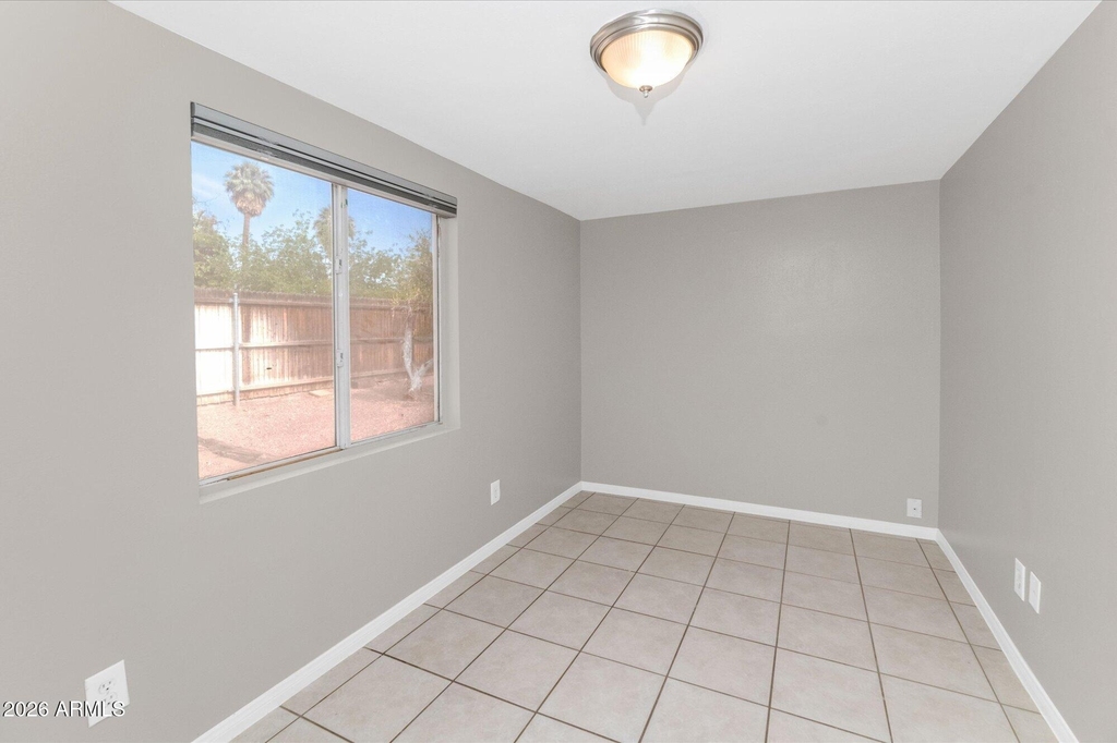 1127 S Una Avenue - Photo 24