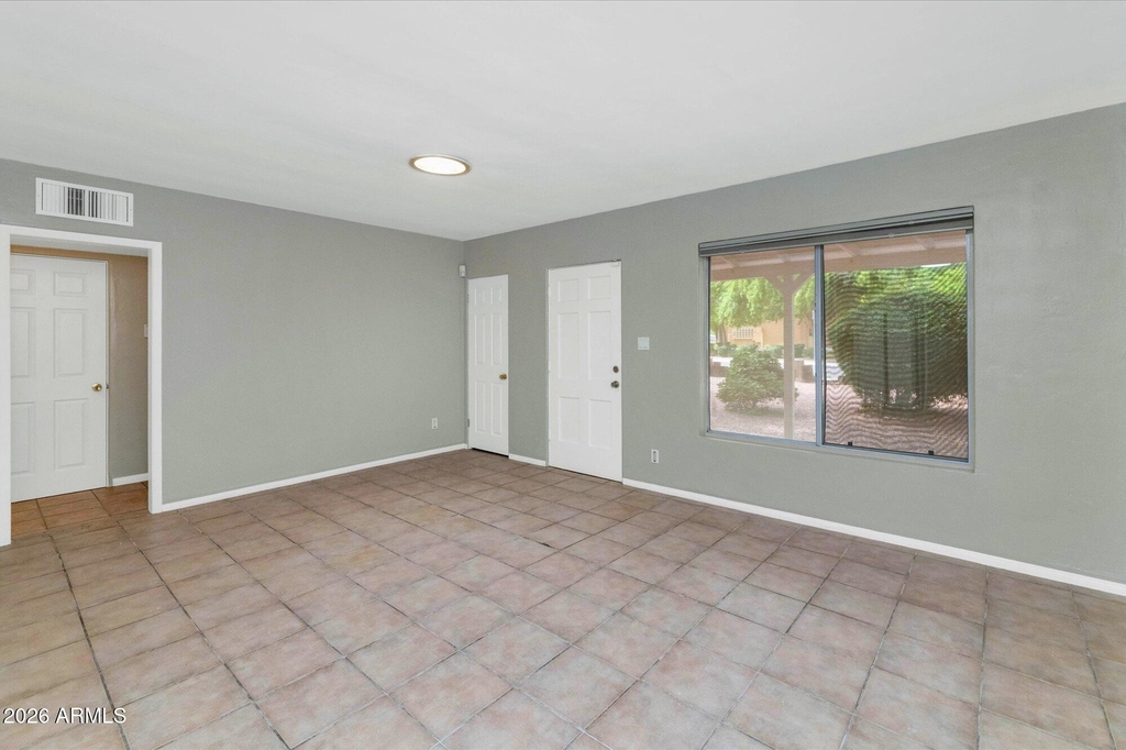 1127 S Una Avenue - Photo 11