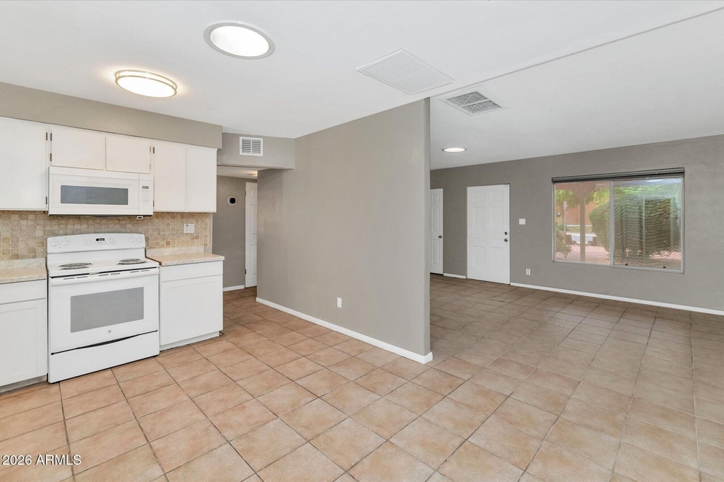 1127 S Una Avenue - Photo 7