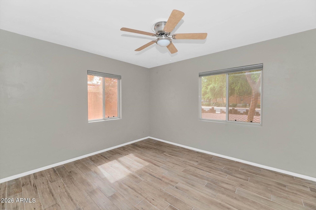 1127 S Una Avenue - Photo 19