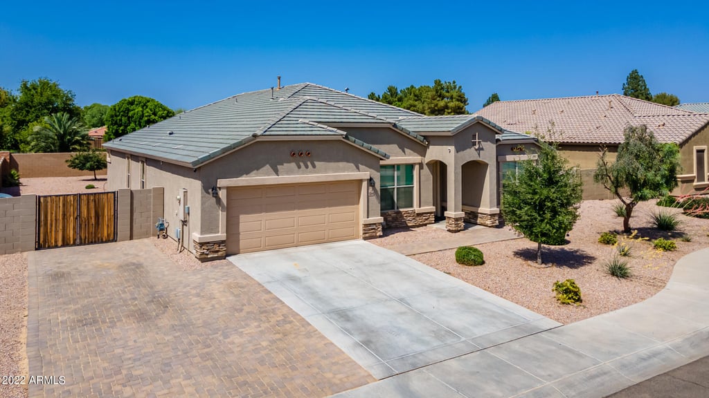9244 W Denton Lane - Photo 0