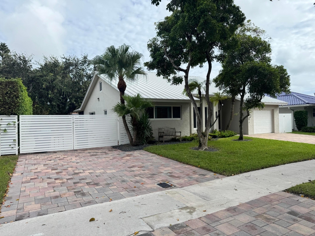 355 Se 7th Street - Photo 1