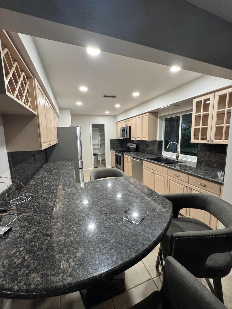 355 Se 7th Street - Photo 19