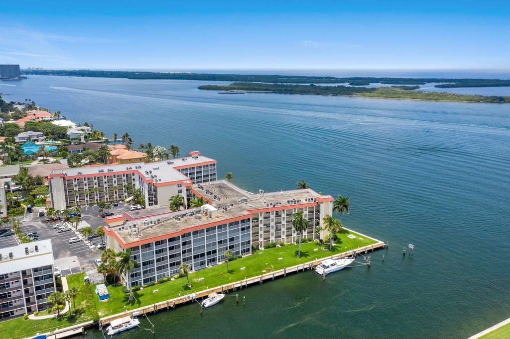 100 Paradise Harbour Boulevard - Photo 11