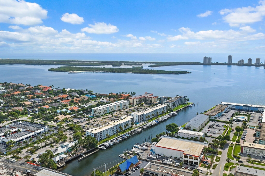 100 Paradise Harbour Boulevard - Photo 3
