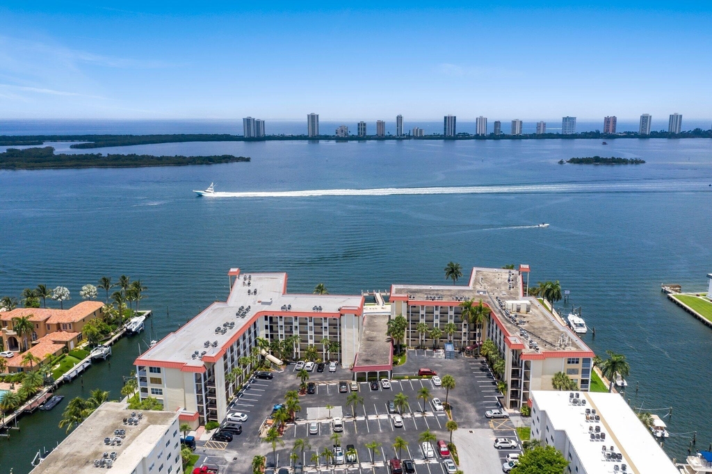 100 Paradise Harbour Boulevard - Photo 8