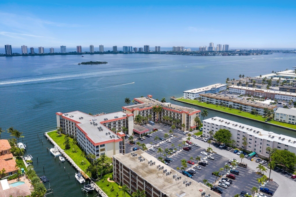 100 Paradise Harbour Boulevard - Photo 9