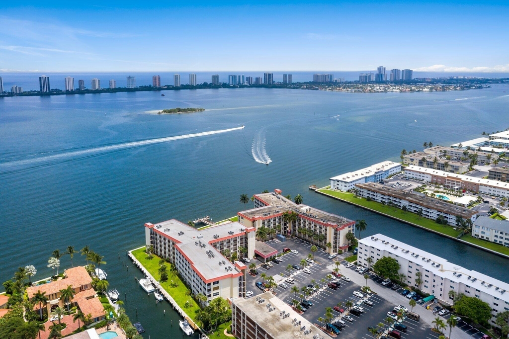 100 Paradise Harbour Boulevard - Photo 18