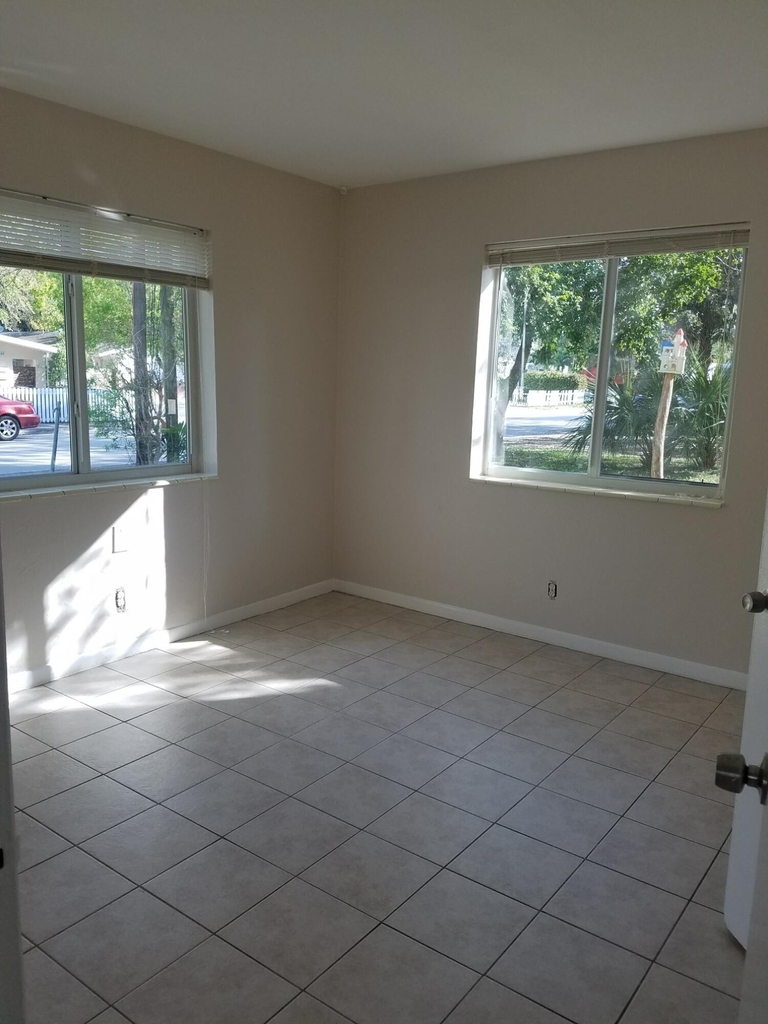 300 Sw 10th Avenue - Photo 8