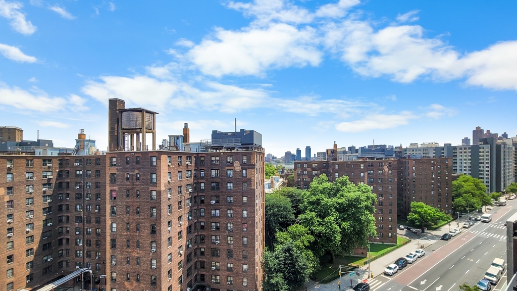 2027 1st Avenue - Photo 9