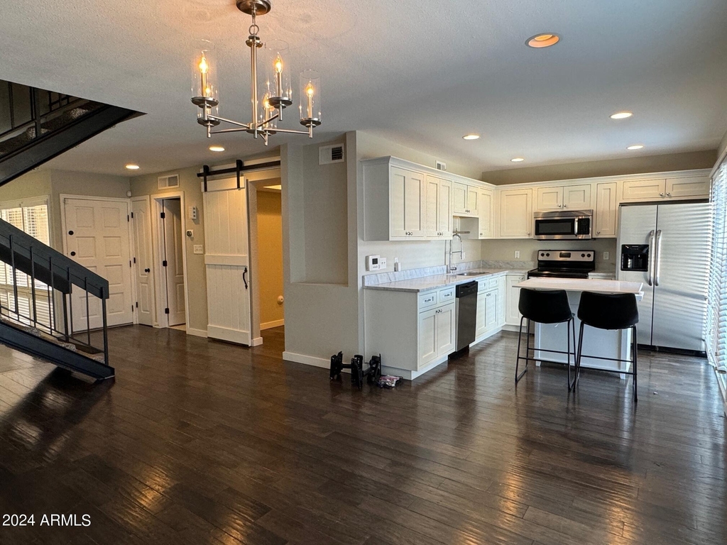 5611 N 79th Street - Photo 9