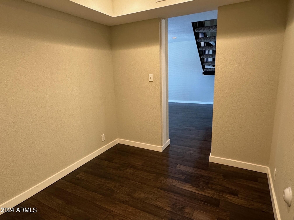 5611 N 79th Street - Photo 6