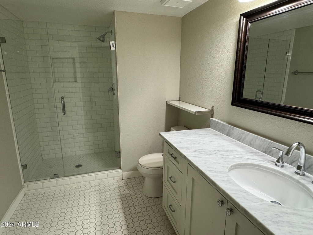 5611 N 79th Street - Photo 11