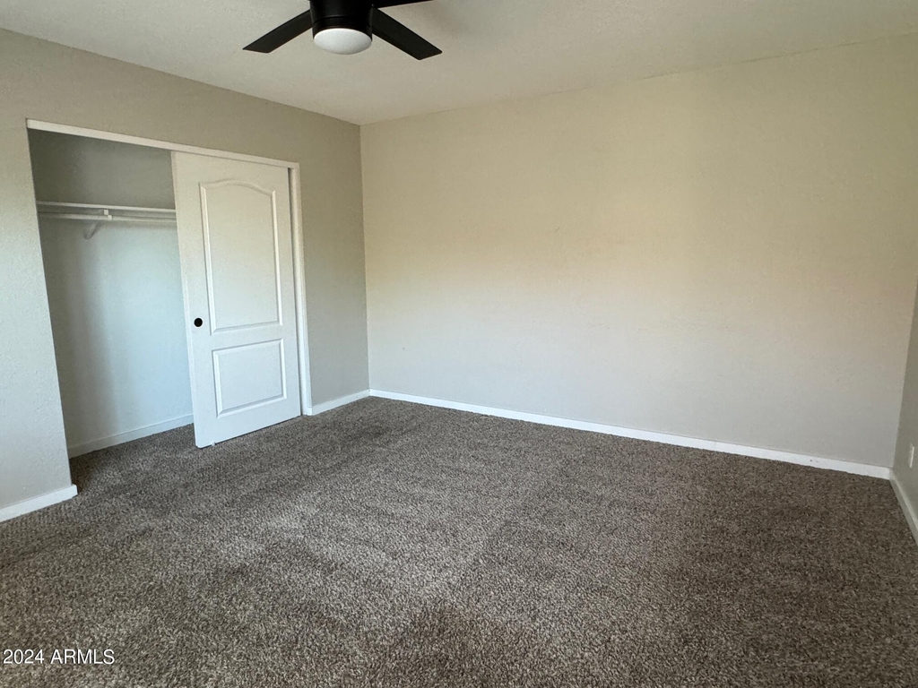 5611 N 79th Street - Photo 10