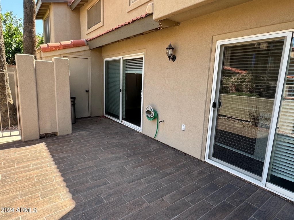 5611 N 79th Street - Photo 1