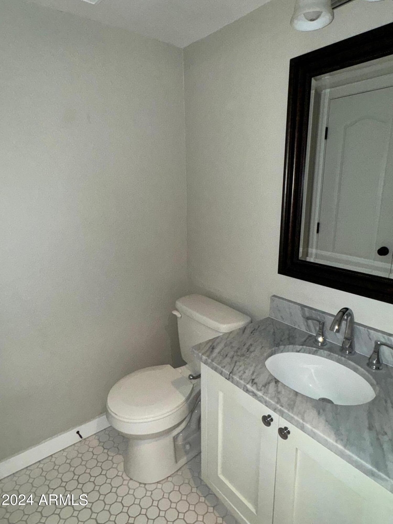 5611 N 79th Street - Photo 5