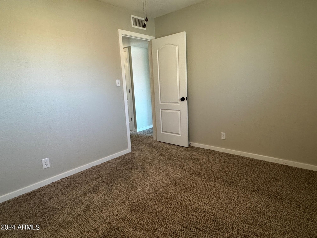5611 N 79th Street - Photo 14