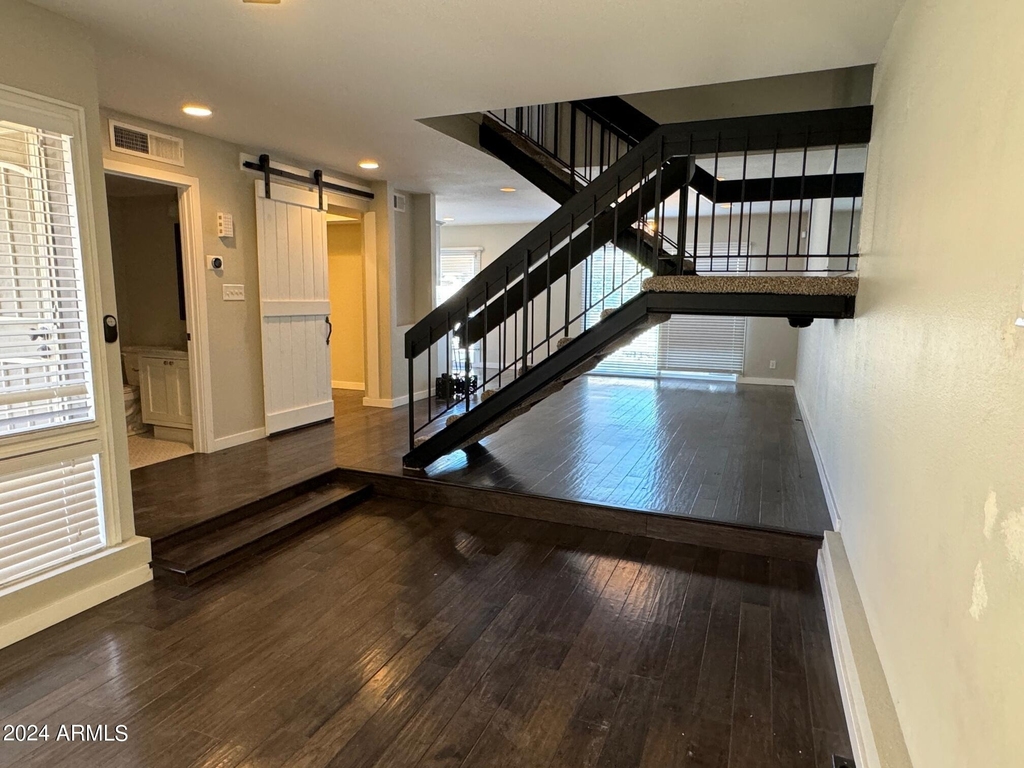 5611 N 79th Street - Photo 4