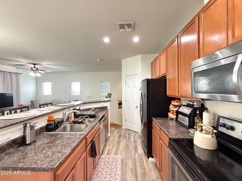 8115 W Lynwood Street - Photo 10