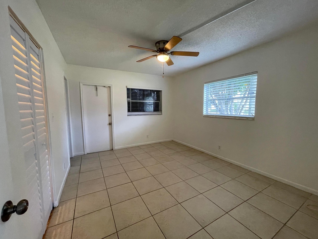 306 E Ocean Avenue - Photo 11