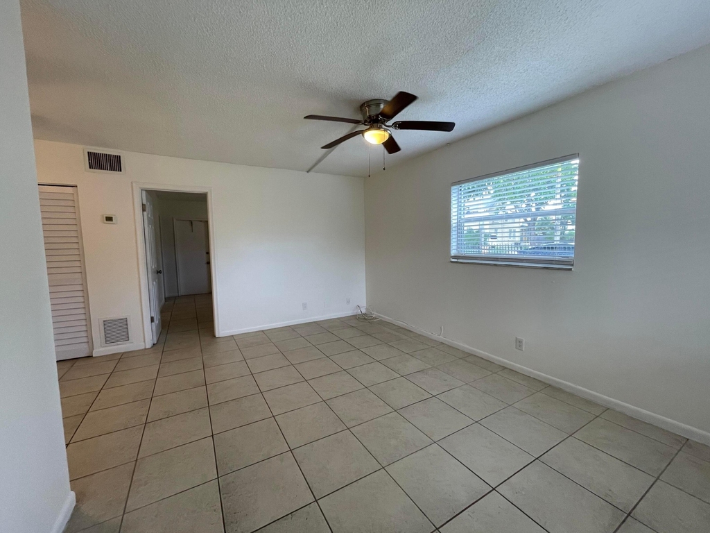 306 E Ocean Avenue - Photo 5