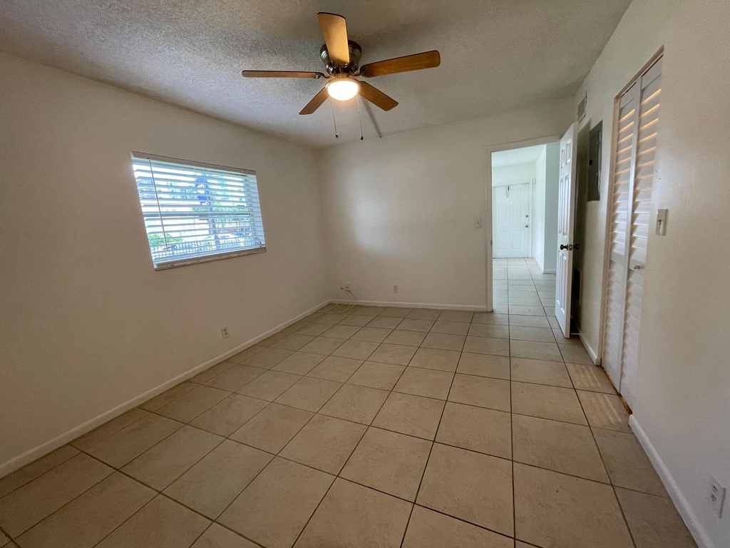 306 E Ocean Avenue - Photo 8