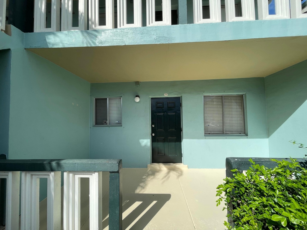 306 E Ocean Avenue - Photo 3