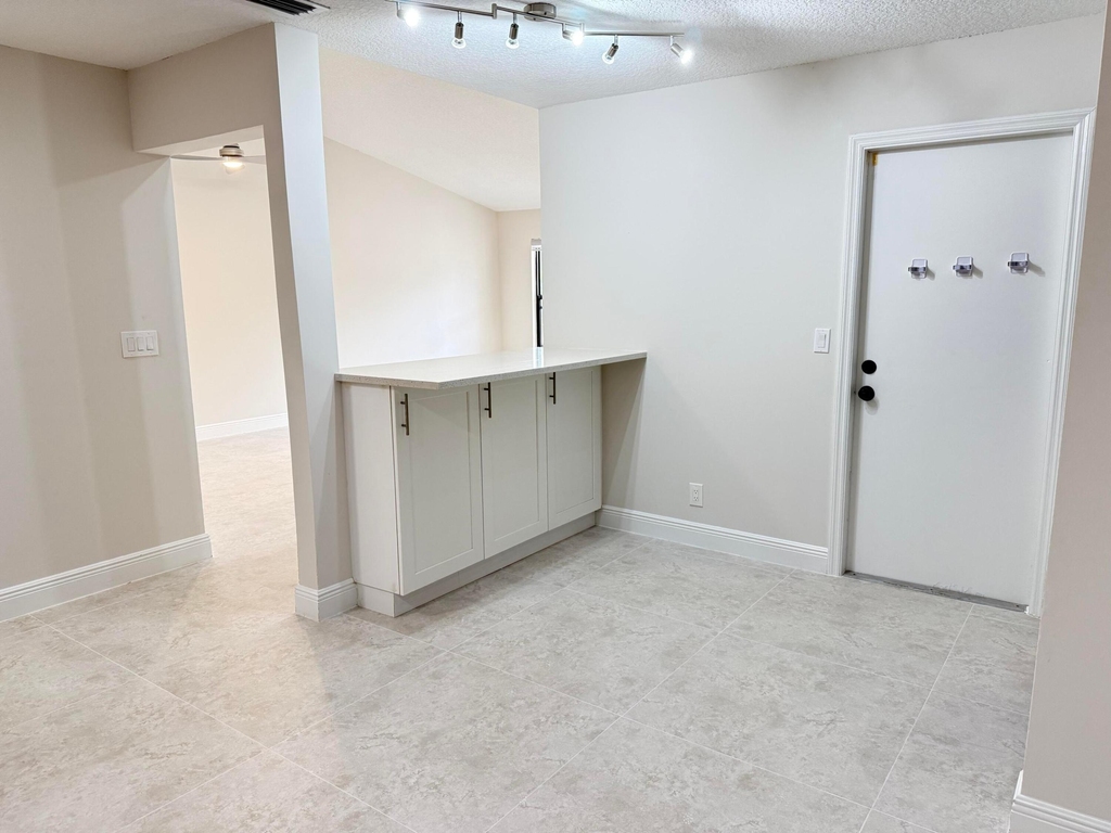 1065 Mulberry Place - Photo 4
