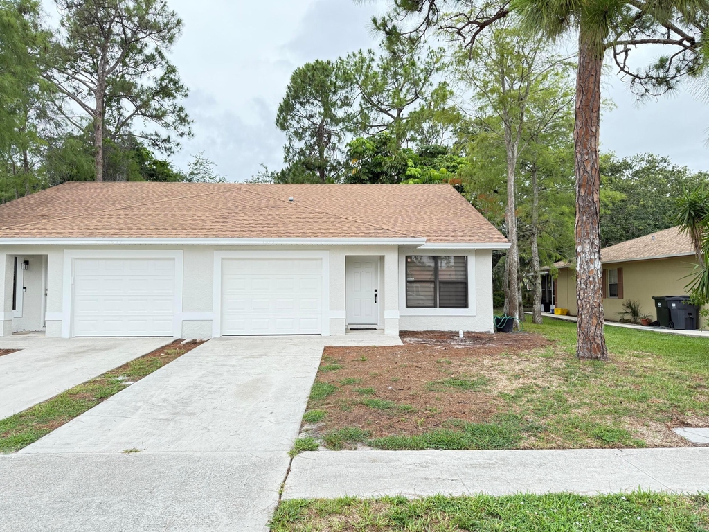 1065 Mulberry Place - Photo 2