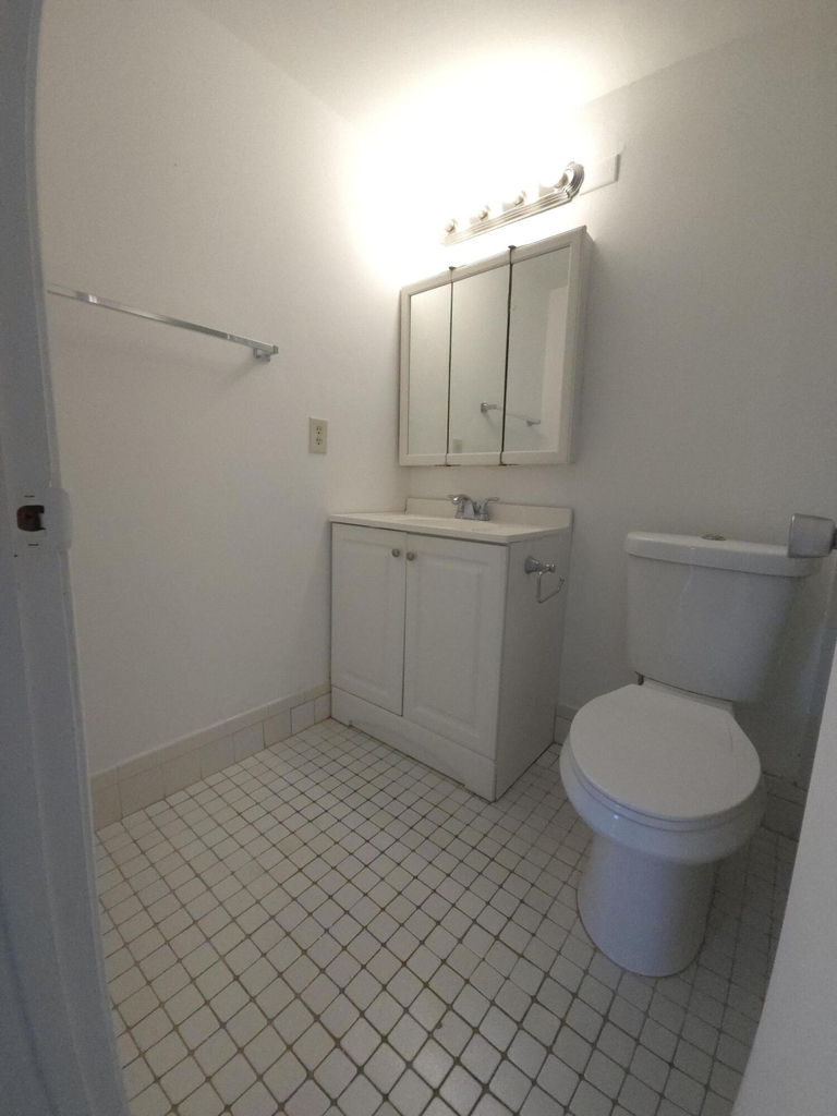 129 Norwich F - Photo 11