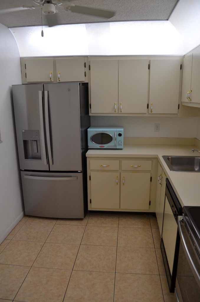 5130 Las Verdes Circle - Photo 6