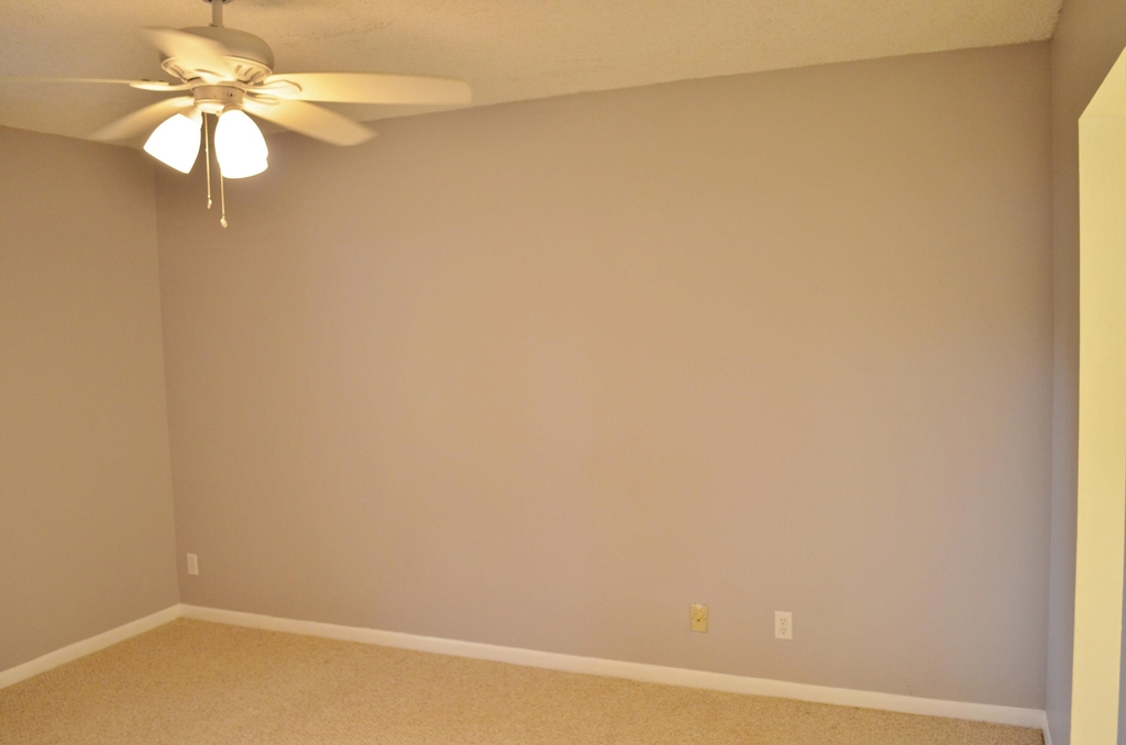 5130 Las Verdes Circle - Photo 4