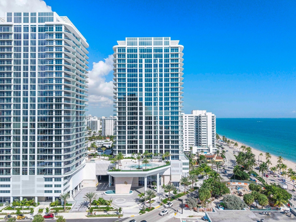 153 N Seabreeze Boulevard - Photo 1