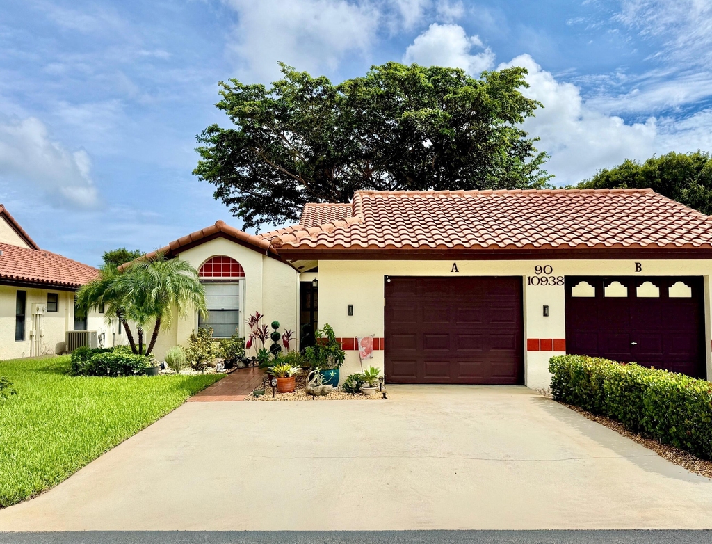 10938 Roebelini Palm Court - Photo 0