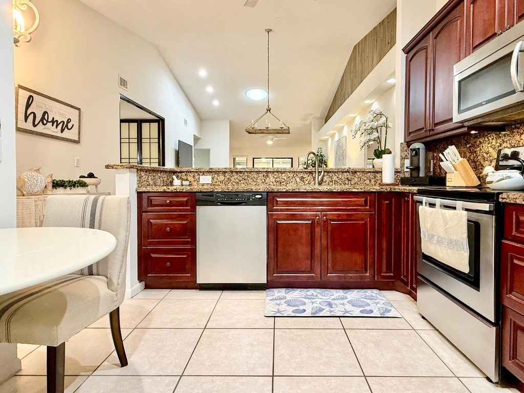 10938 Roebelini Palm Court - Photo 10