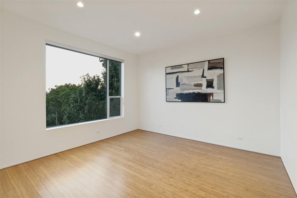 4401 Roseland Avenue - Photo 11