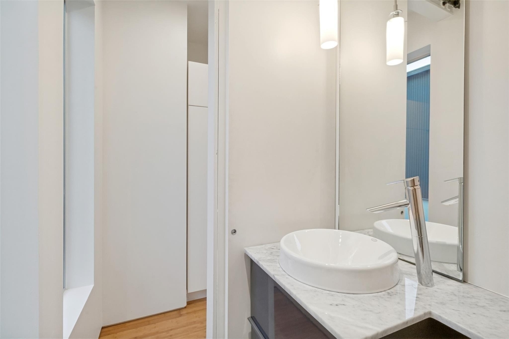 4401 Roseland Avenue - Photo 18