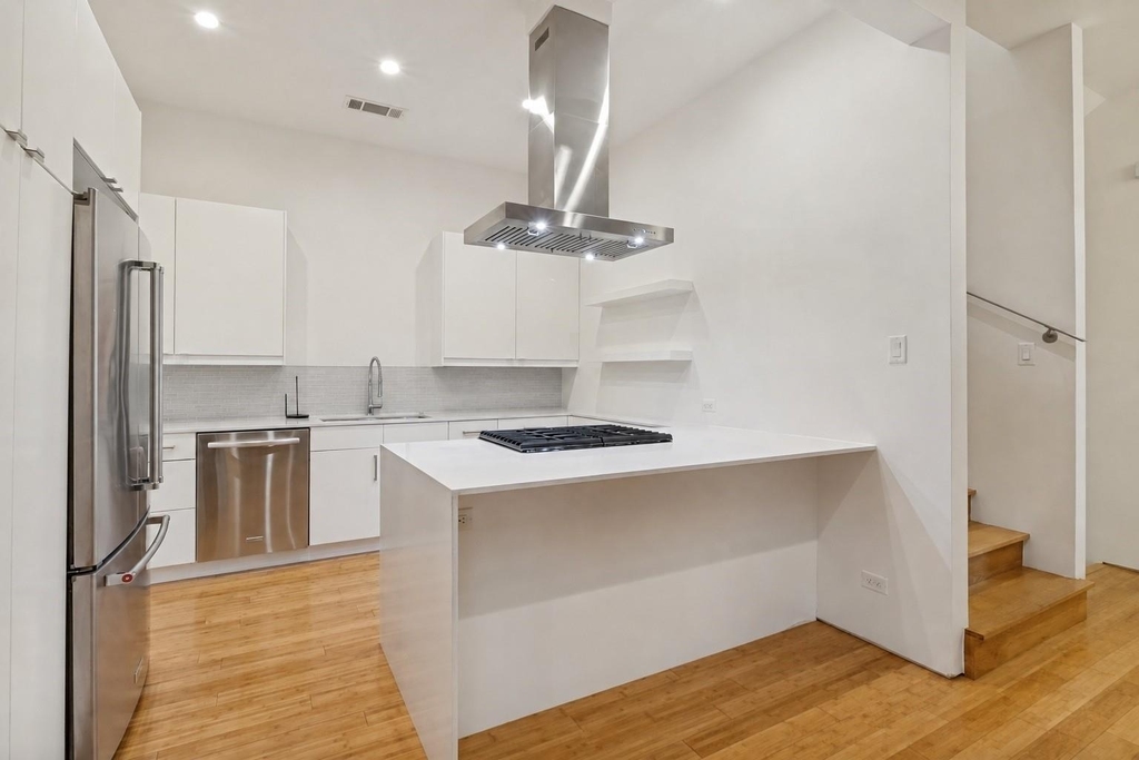 4401 Roseland Avenue - Photo 5