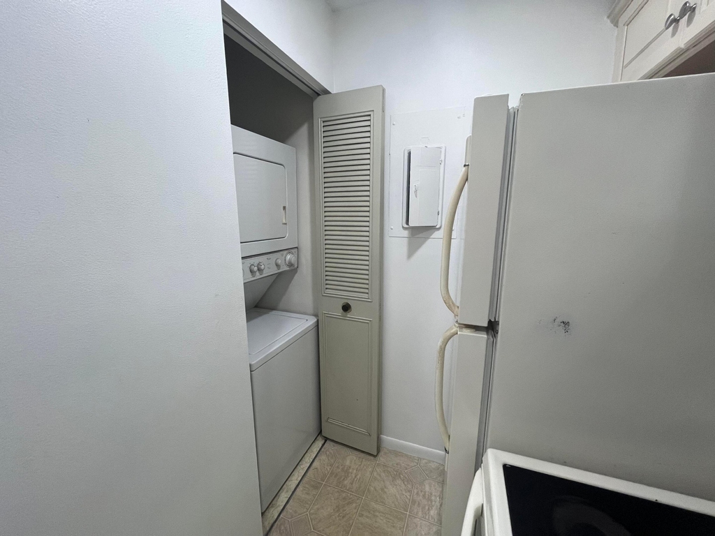 618 Sea Pine Way - Photo 4