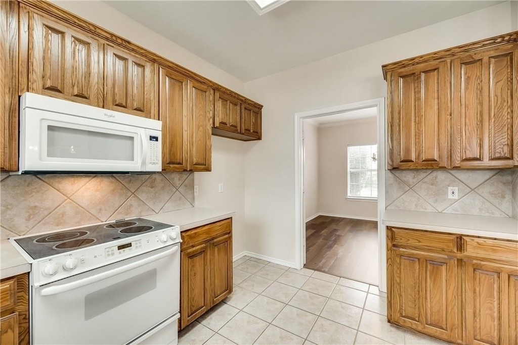 2609 Creekbend Drive - Photo 7